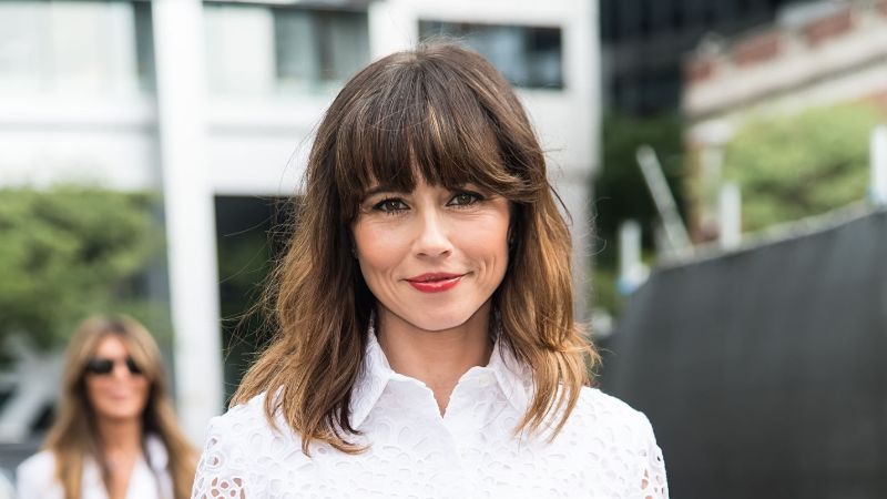 7 Facts of Dead to Me Actress Linda Cardellini: Net Worth, Parents, Relationship with Steven Rodriguez, & Notable Works 